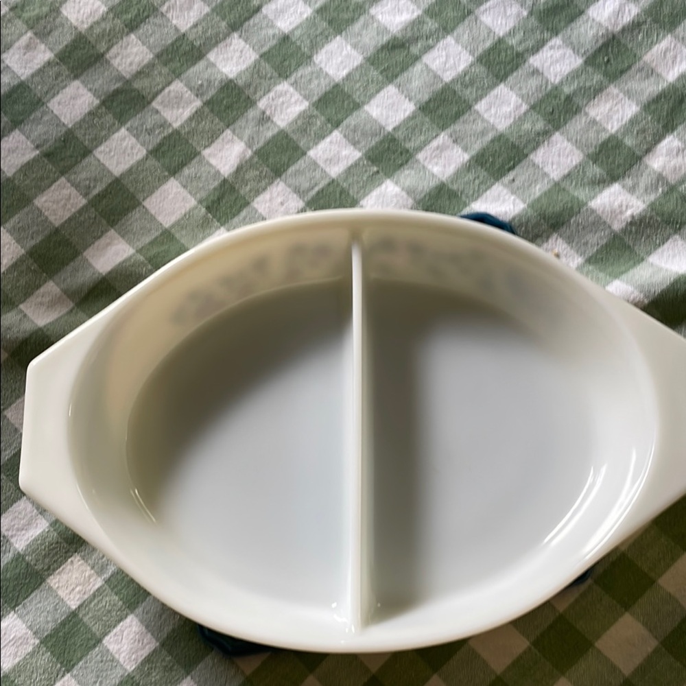 Pyrex Bakeware Divided Dish - Picture 2 of 3
